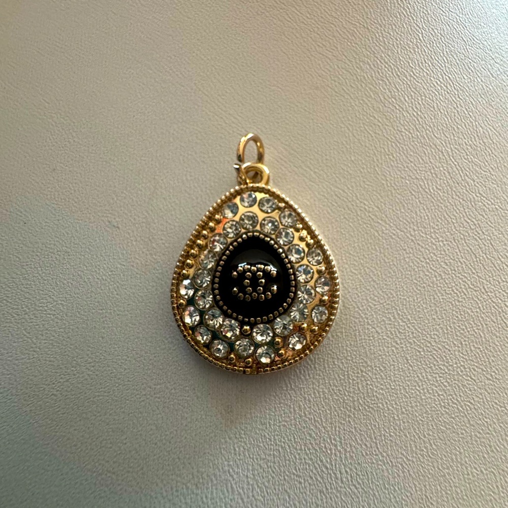 EUC Chanel Rhinestone & Enamel Zipper Pull Charm